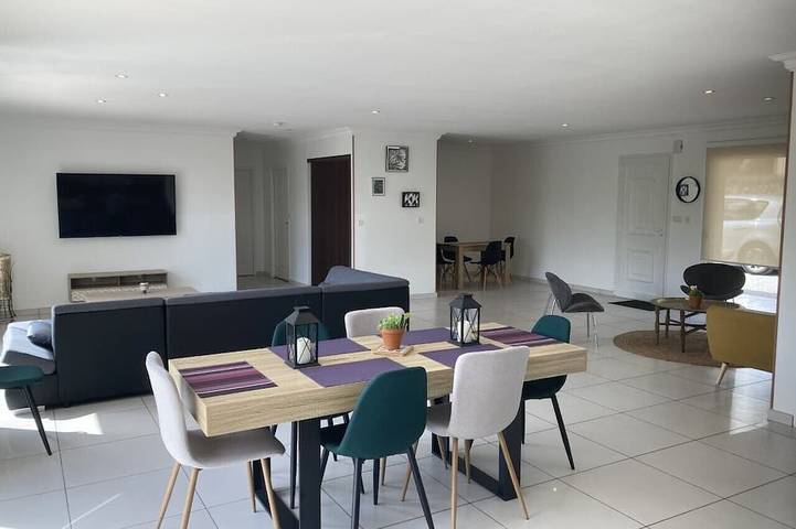 Villa pour 6 personnes, avec jacuzzi ainsi que jardin et terrasse - 1