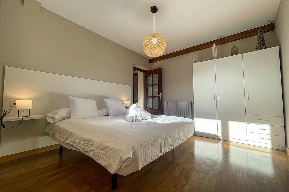 Entire apartment, Puigcerdà Cal Gatesques 2 in Puigcerdà, Catalan Pyrenees