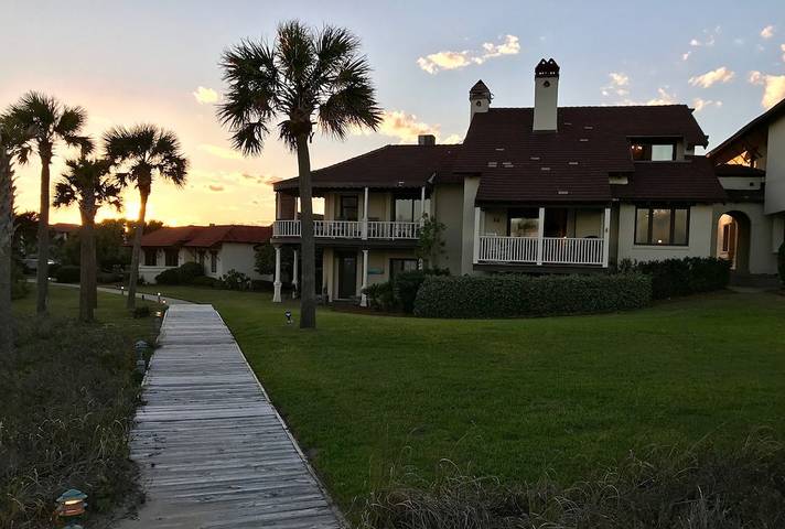 Vacation rental for 6 people, with balcony and pool in Pawleys Island
