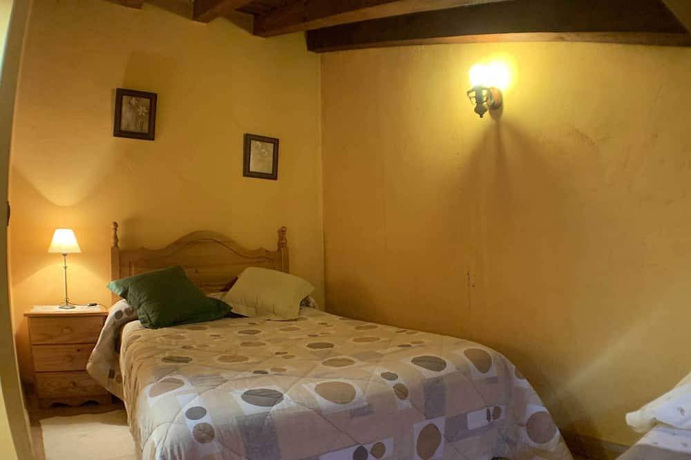 Hermosa casita para hasta 4 peronas con Chimenea. in Braojos de la Sierra, Provincia de Madrid