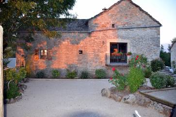 Gîte pour 8 personnes, avec balcon et jardin à Le Recoux