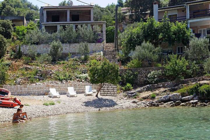 Ferienhaus für 4 Personen, mit Garten in Kroatien
