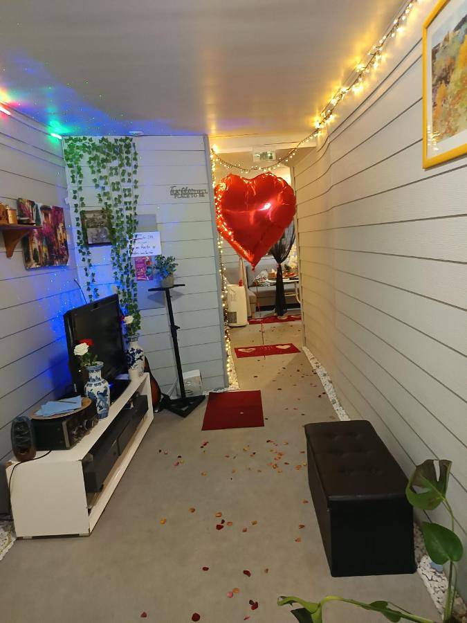 Appartement entier, Aqua Bien Etre, Nuitées et Spa avec supplément pour deux à trois personnes in Raismes, Région de Valenciennes
