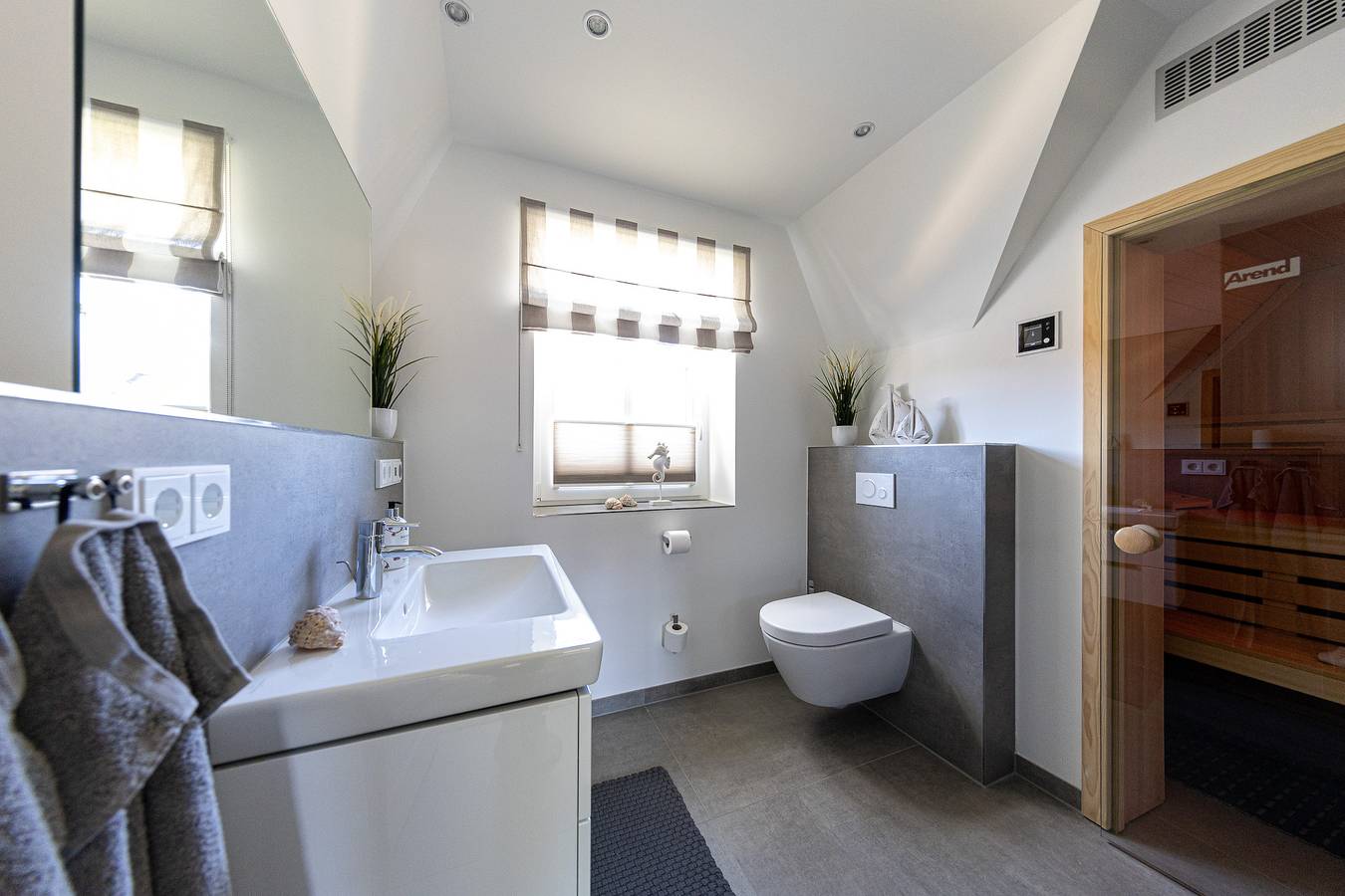 Modernes Ferienhaus mit Sauna, eingezäuntem Garten und Strandnähe – ideal für Familien, Freunde und Hundeliebhaber in Zingst, Fischland - Darß - Zingst