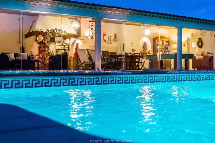 Location de vacances pour 4 personnes, avec vue ainsi que jardin et piscine, animaux acceptés dans Ourém - 2