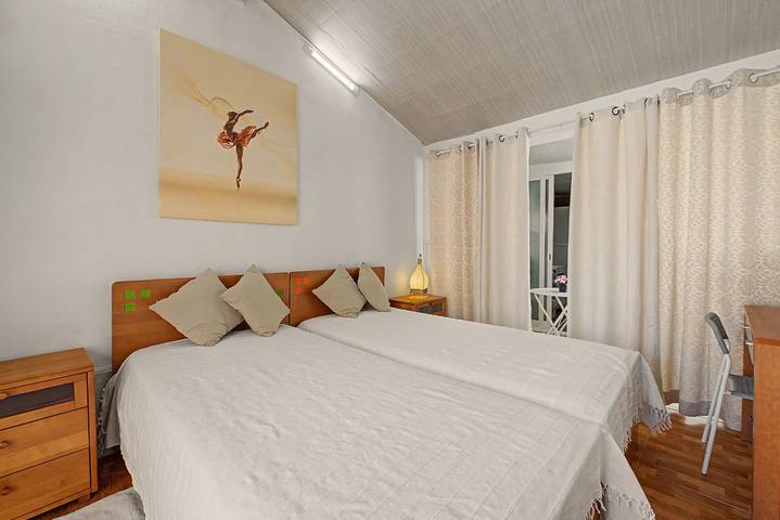 Entire studio, O Cantinho do Sol in Talaíde – Cozy Retreat Between Coast and Lisbon in São Domingos de Rana, Costa de Lisboa