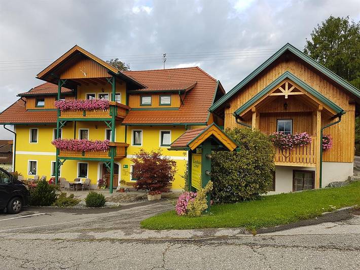 Pension für 4 Personen, mit Balkon und Pool, kinderfreundlich in Kärnten