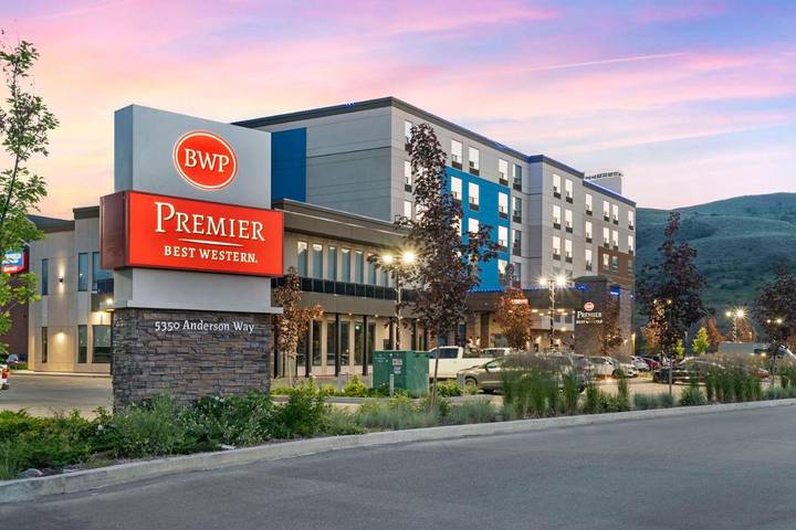 Hôtel pour 4 personnes, avec piscine ainsi que jacuzzi et terrasse à Vernon