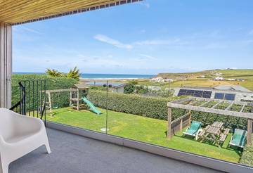 Holiday Rental for 13 People in Widemouth Bay, Cornwall, Photo 2