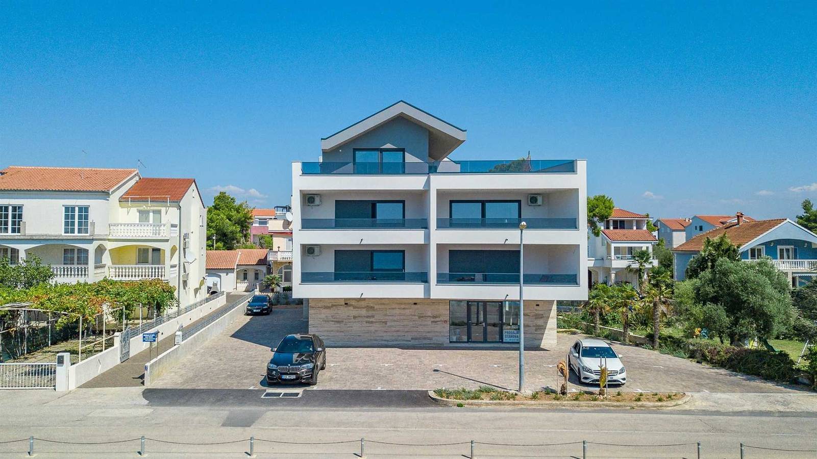 Ganze Wohnung, Cozy Seafront Apartment Sabbia, Steps from the Adriatic Sea, Srima Croatia in Srima, Šibenik-Knin