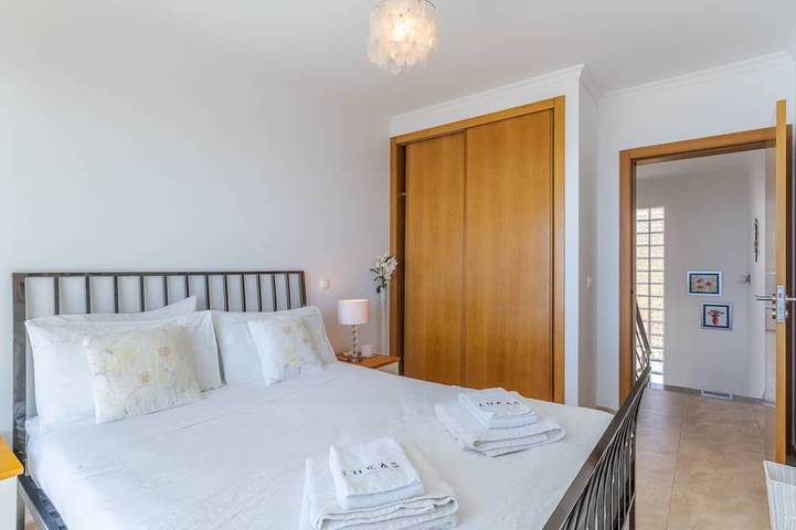 Villa Eldomar Heated Pool and Barbecue in Estreito da Calheta, Madeira