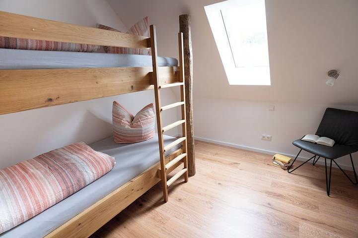 Ganze Wohnung, Große Ferienwohnung 110m2 mit 4 Schlafzimmern in Sulzfeld, Rhön-Bayern