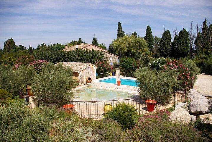 Gîte pour 2 personnes, avec jardin et piscine