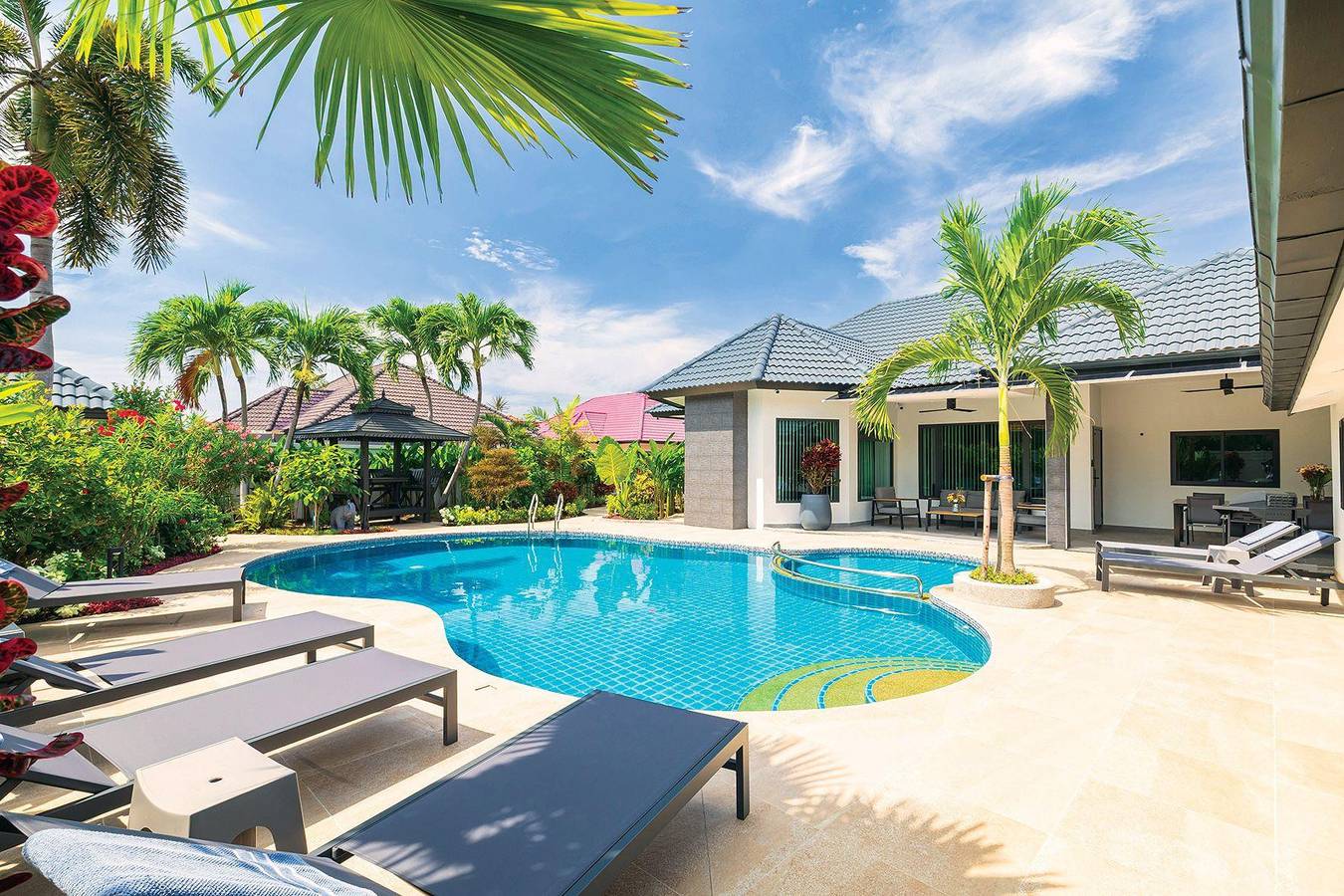 Villa Pattaya Hill minutes from beach and city in Pattaya, Chon Buri Province