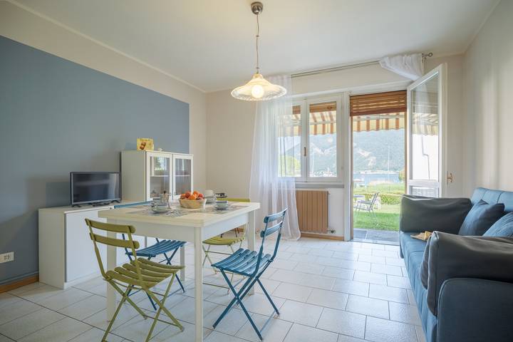 Vakantiewoning voor 3 personen, met Tuin en Uitzicht op het meer in Gemeente Iseo