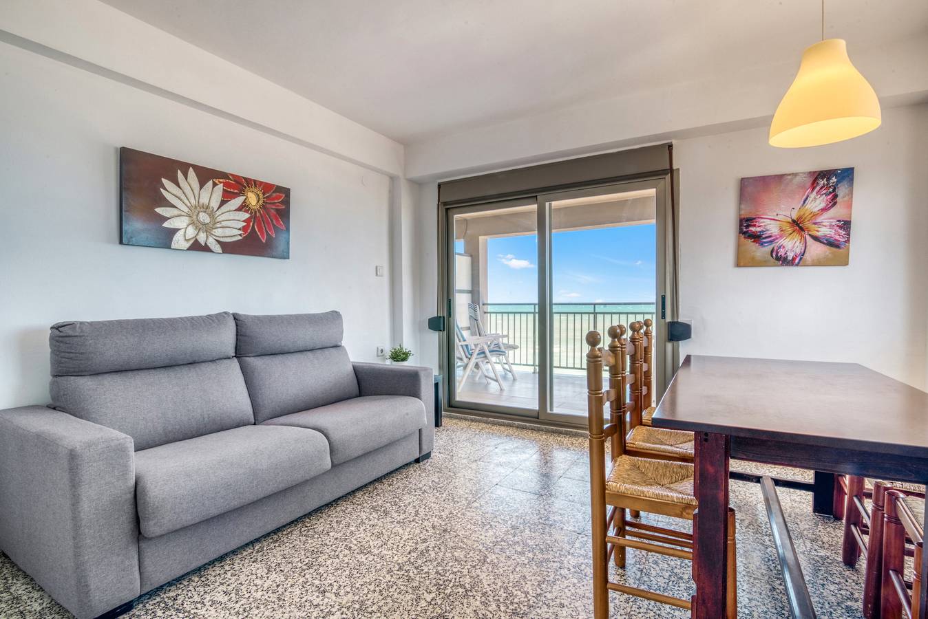 Apartamento entero, Apartamento 'Voramar' con vistas al mar, terraza privada y Wi-Fi in Bellreguart, Costa de Valencia