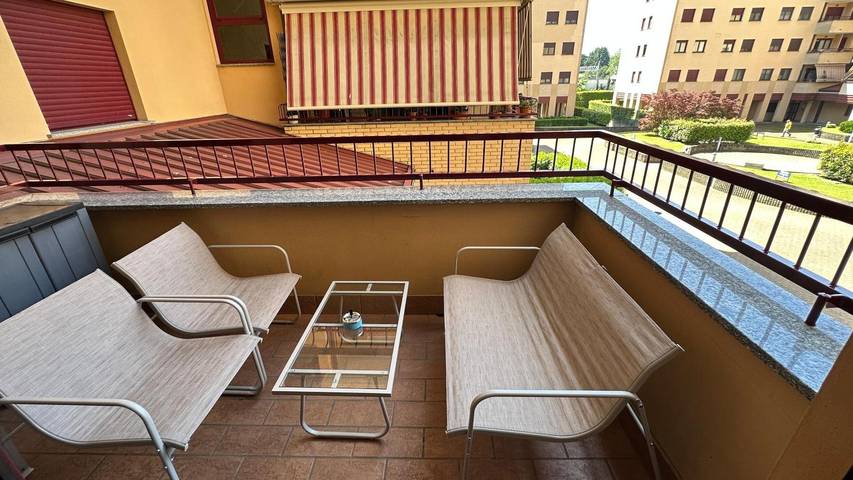 Entire apartment, Apartment 'Ely' with Private Terrace, Wi-Fi and Air Conditioning in Pioltello, Milan Province