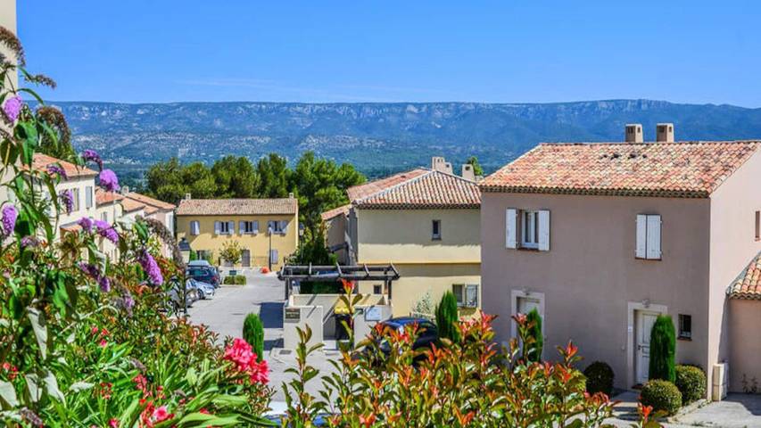 Appartement de vacances pour 5 personnes, avec piscine et jardin
