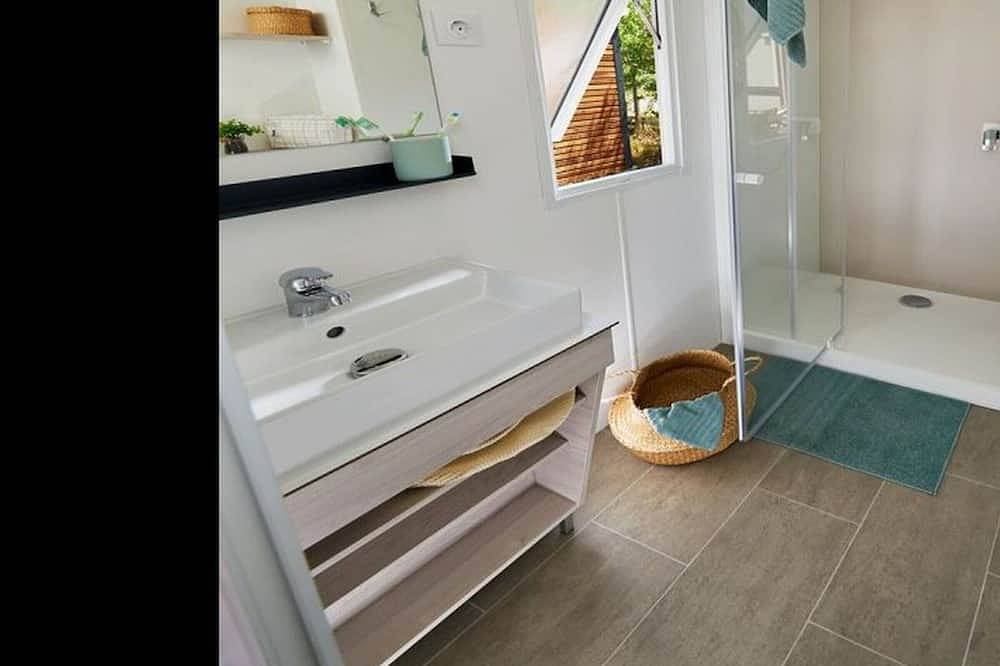 Mobil-home accueillant, animaux Ok - 4 pers. in Lac de Saint-Point Lamartine, Saint-Point