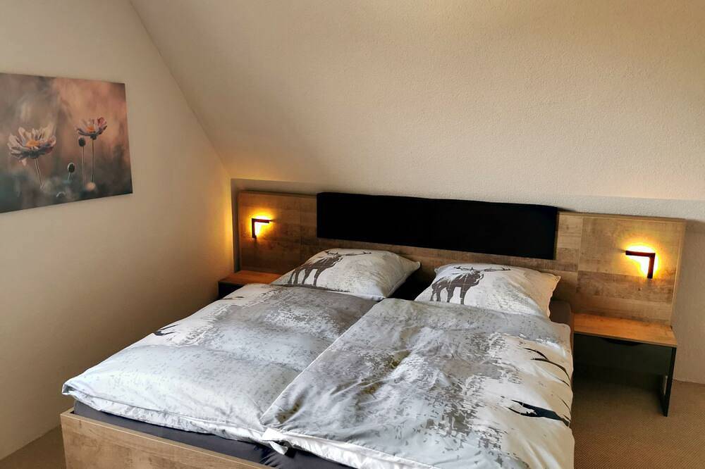 Ganze Wohnung, Ferienhaus Hirschsieh - Ferienhaus mit 3 Schlafzimmern und Kamin in Stiege im Harz, Harzvorland