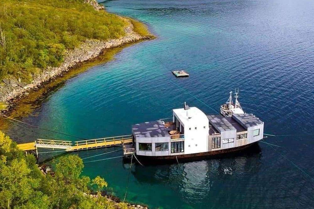 Volda Floating Home  in Tromsø