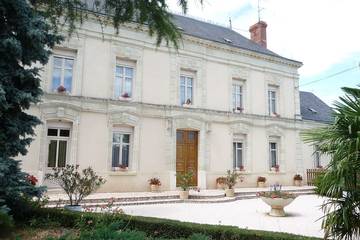 Gîte pour 6 personnes, avec terrasse ainsi que jacuzzi et jardin à Cersay