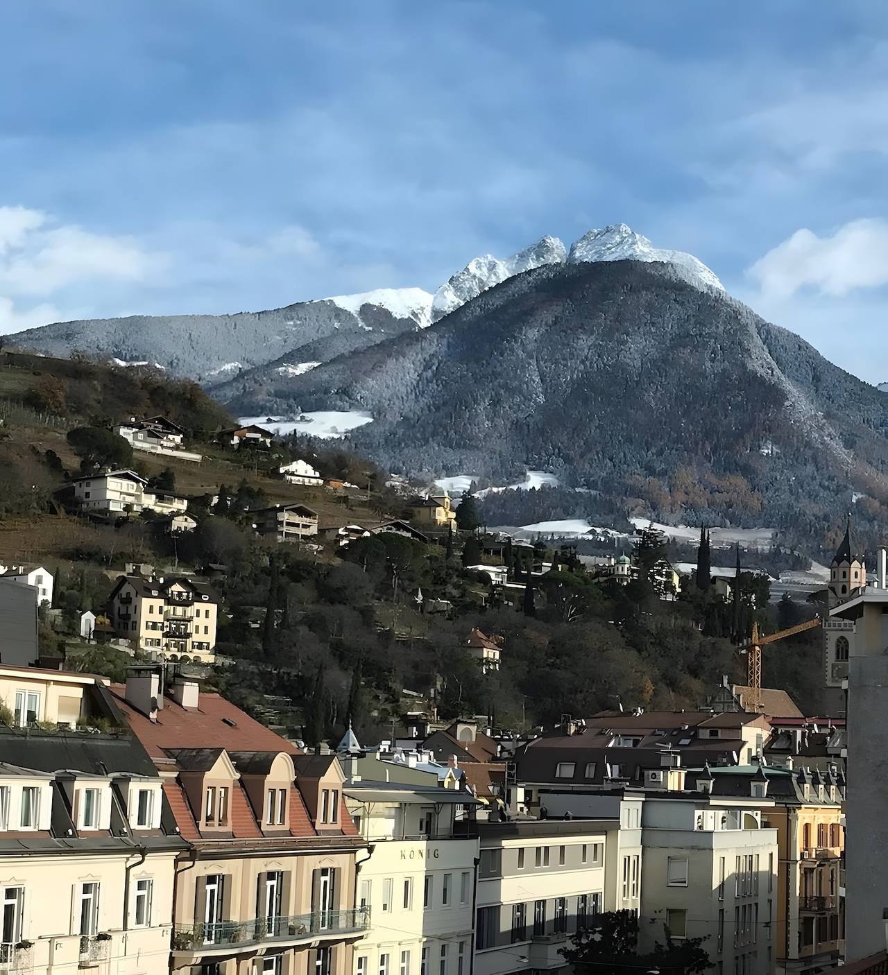 Entire apartment, Theatre Lodge Attico Apartment with Mountain View, Central Location and Air Conditioning in Merano, Texel Group