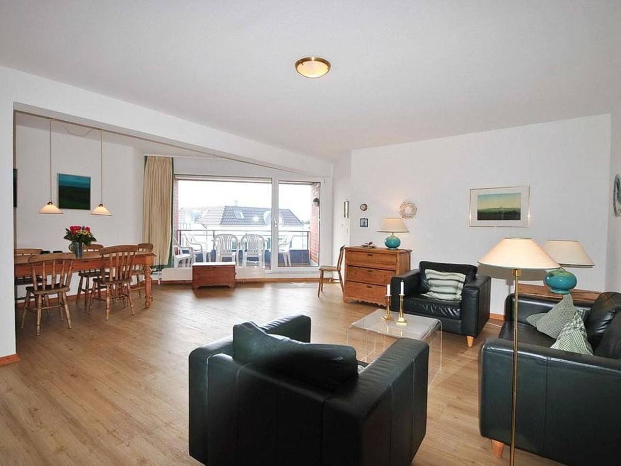 Ganze Ferienwohnung, Haus Dünenblick - Ferienwohnung mit sonniger Loggia mit Blick zum Wattenmeer - nur 70 m zum Strand in Wangerooge