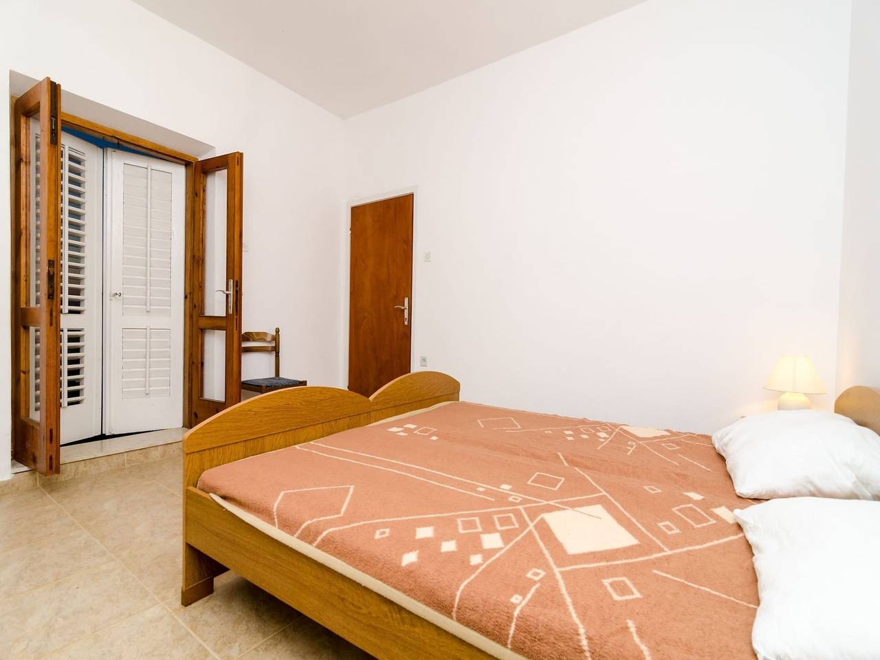 Ganze Wohnung, Apartment with balcony and sea view in Pomena, Mljet