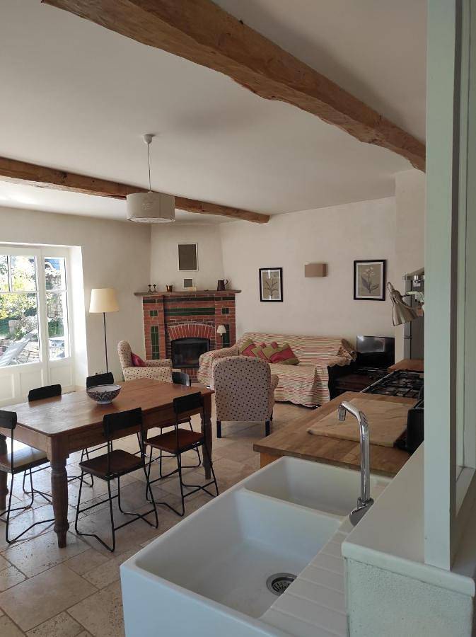Location de vacances pour 4 personnes, avec vue et jardin à Ozenay - 4