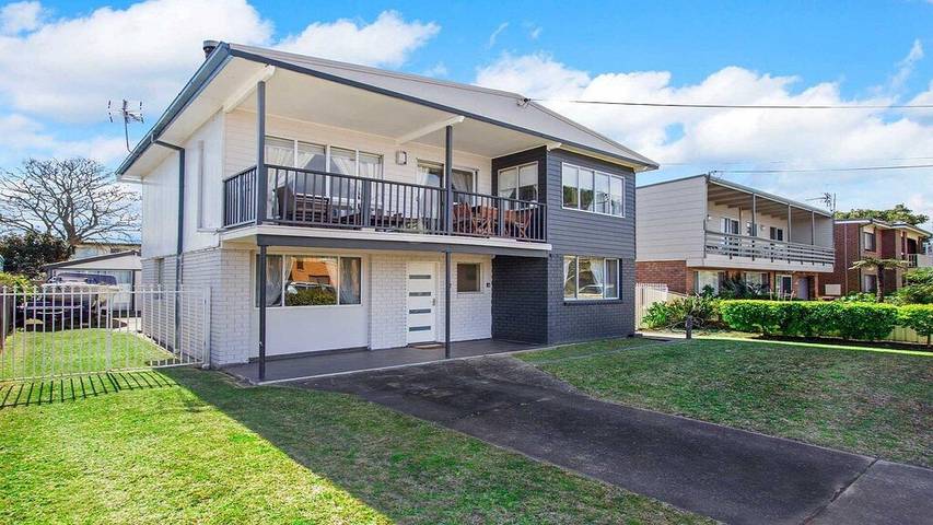 Holiday home for 11 people, with terrace in Jervis Bay
