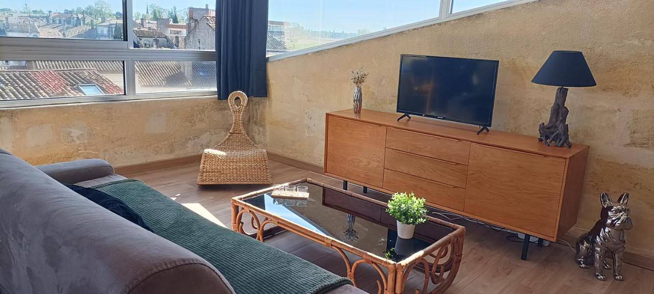 Appartement entier, One-Bedroom Apartment in Libourne, Région de Libourne
