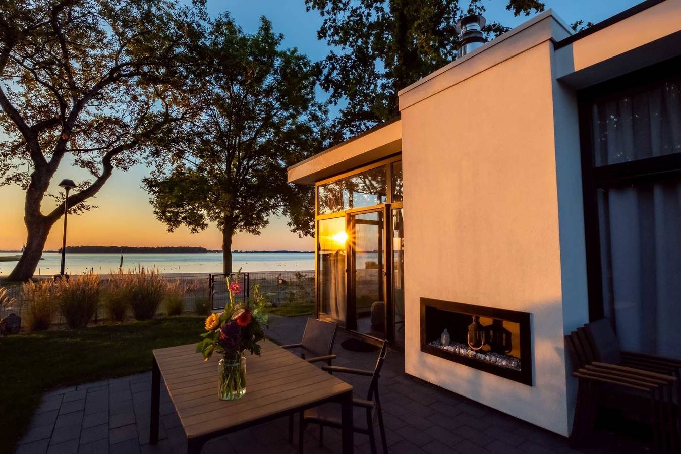 Exclusive Cube mit Meerblick direkt am Strand *Strandhaus* in Veluwe
