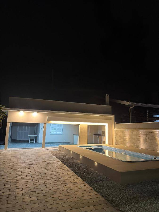 Holiday home for 10 people, with garden and balcony - 1