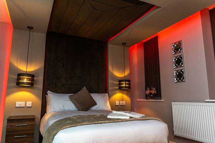 Ganze Wohnung, Apartment-Deluxe-Eigenes Badezimmer-Jacuzzi in Bradford, Westliches Yorkshire