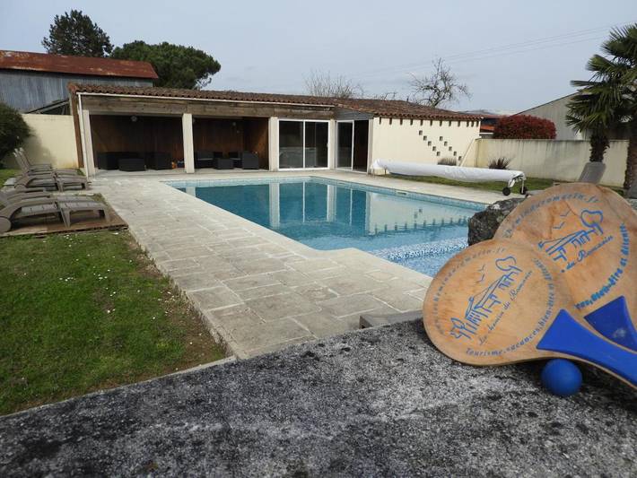 Location de vacances pour 4 personnes, avec vue et sauna ainsi que jardin et piscine, animaux acceptés à Meursac - 2