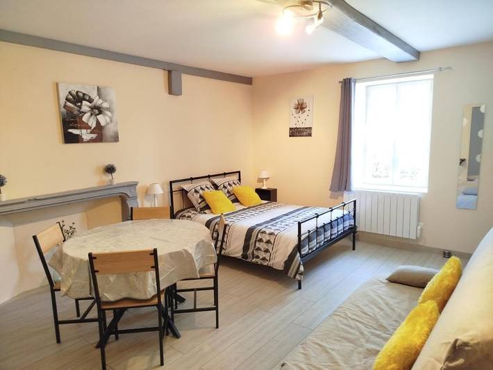 Location de vacances pour 2 personnes, avec terrasse ainsi que jardin et vue dans Torchefelon - 3