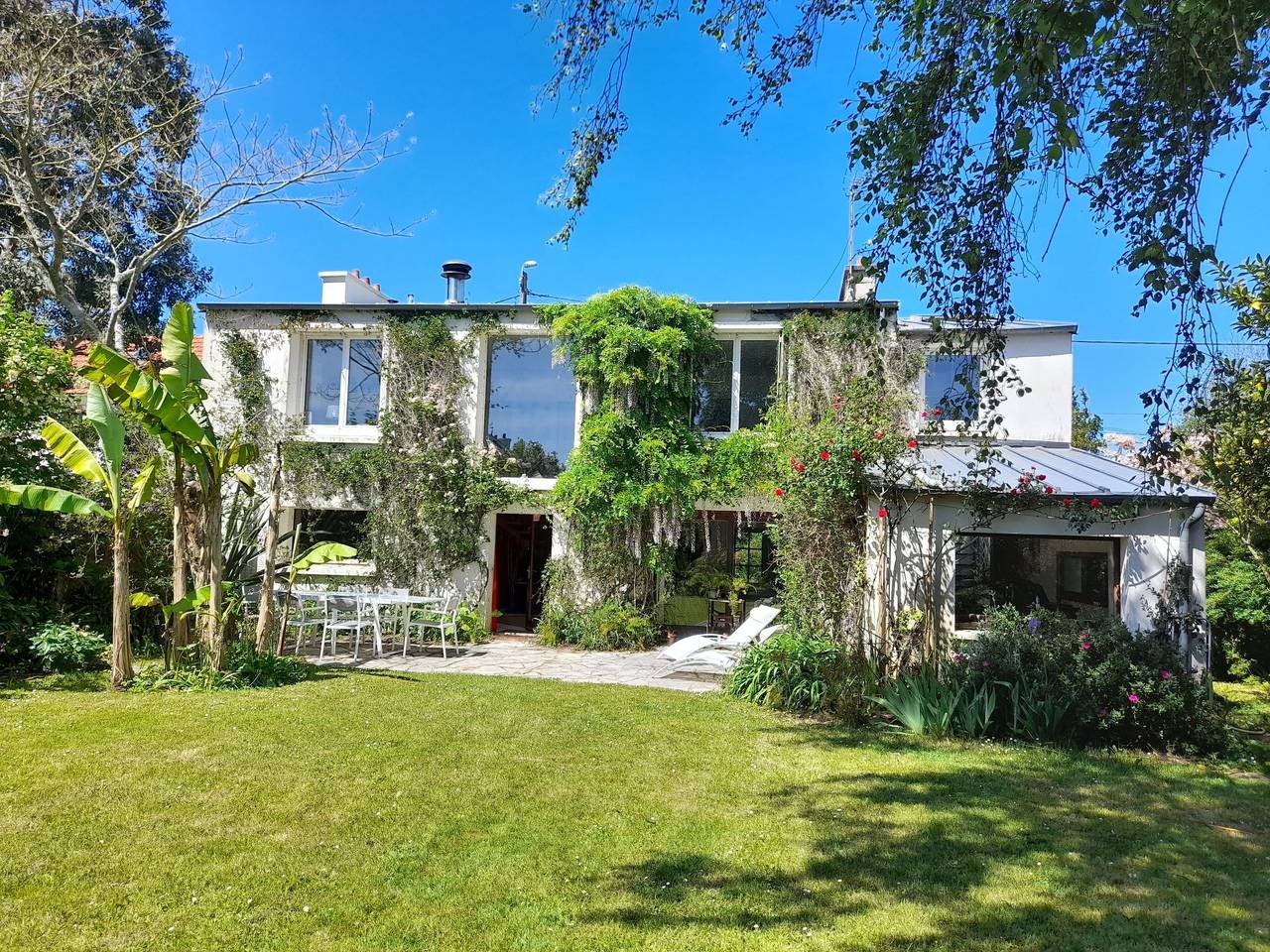 Großes Familienhaus mit schön angelegtem Garten in Brest, Región de Brest