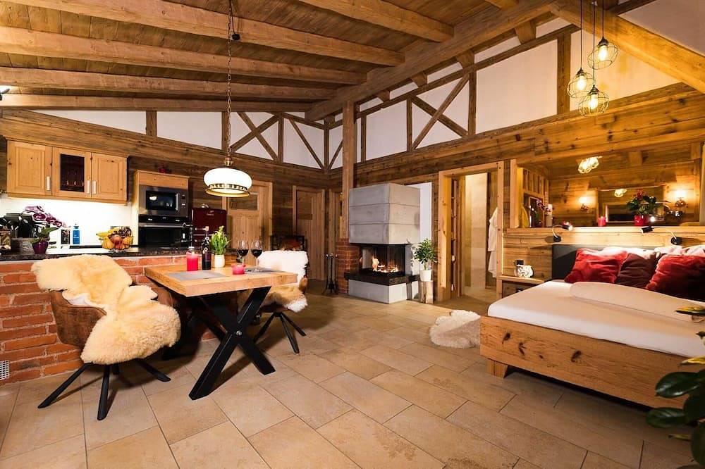 Ganze Wohnung, Gemütliche Almhütte (80qm) mit eigenem Wellnessbereich in Zwiesel, Ostbayern