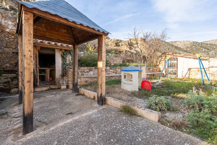 Casa rural 'El Obrador' con vistas a la montaña y jardín privado in Montoro de Mezquita, Villarluengo