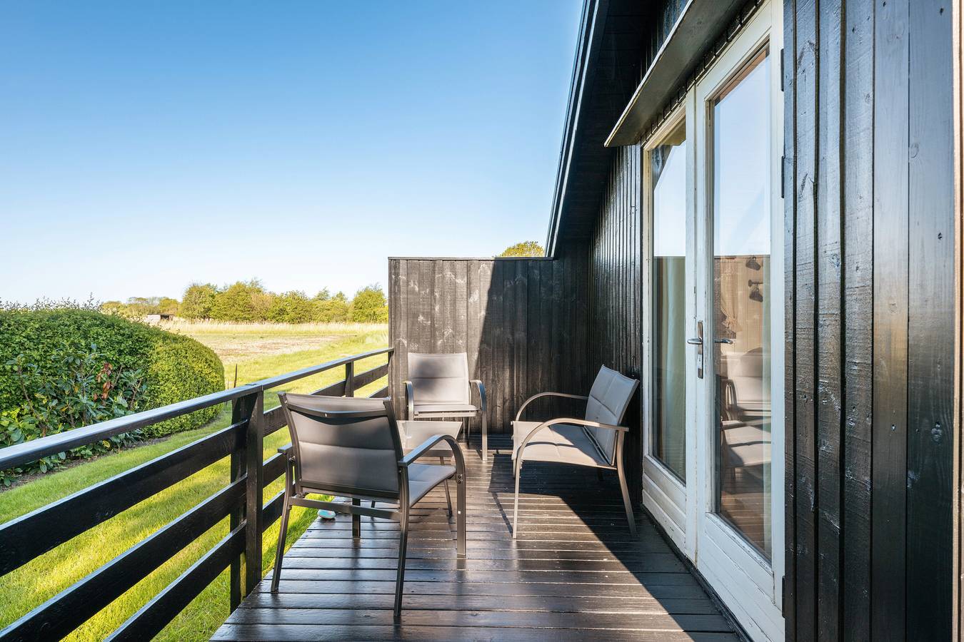 Holiday Home 'Achtern Diek' with Shared Terrace, Shared Garden and Wi-Fi in Emmelsbüll-Horsbüll, North Sea of Schleswig-Holstein