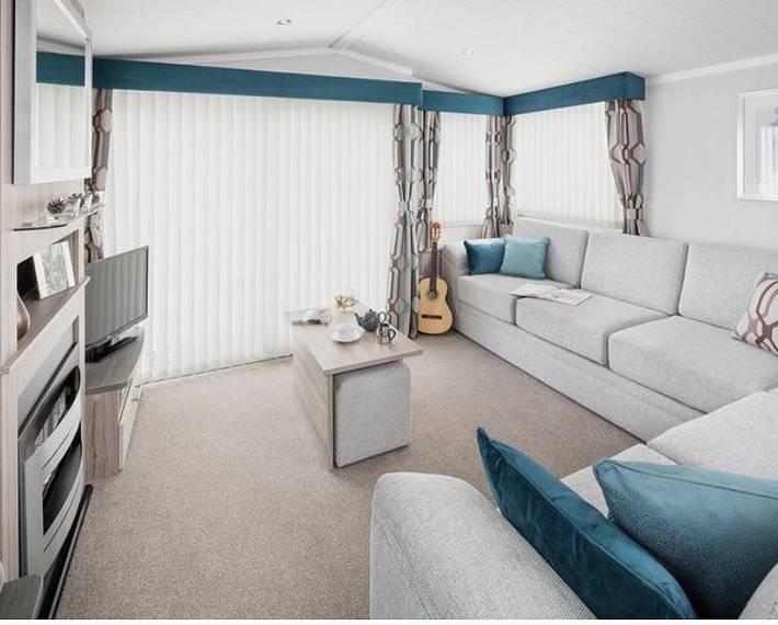 Caravan for 8 people, with Hot tub and Pool as well as View in Prestatyn