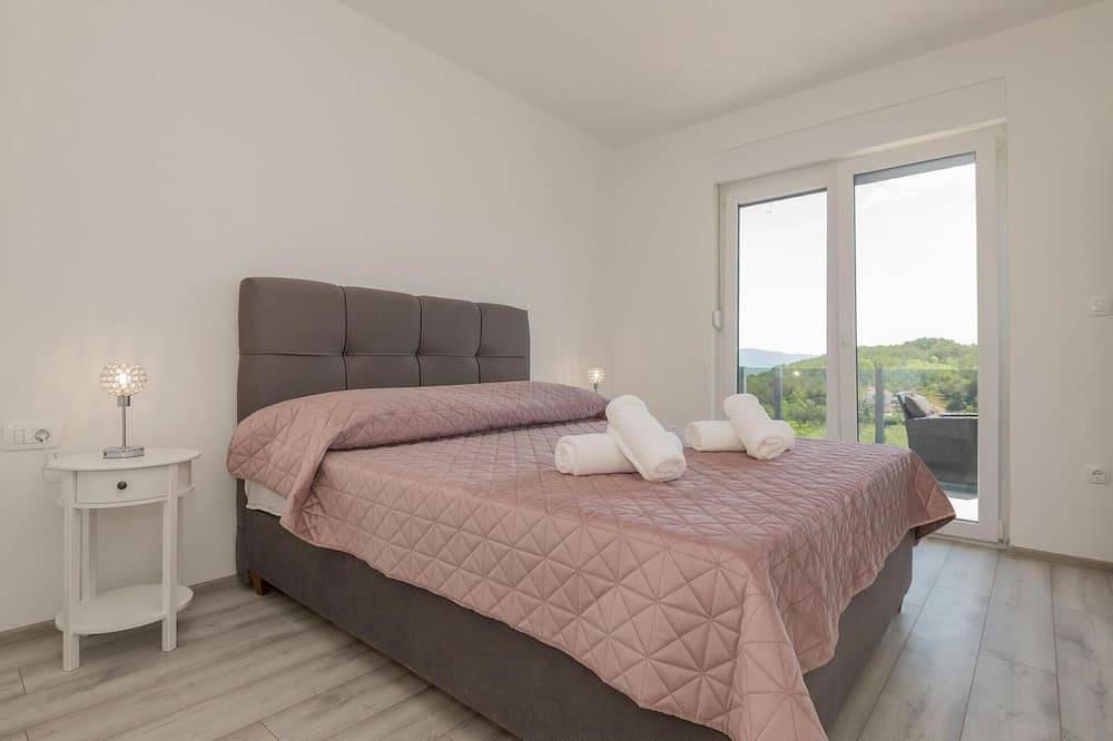 4 bedroom stunning home in Grubine in Imotski, Makarska Riviera