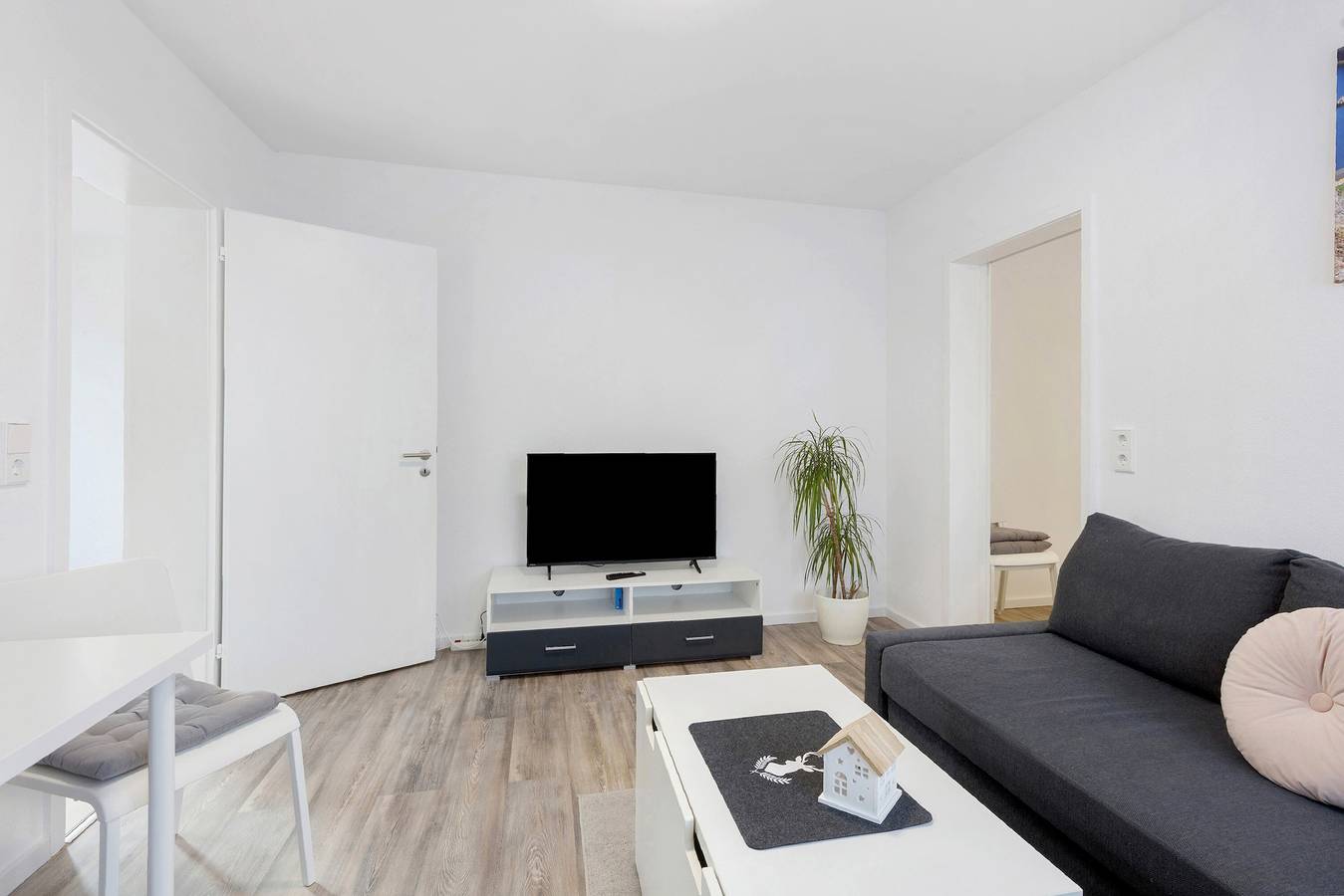 Apartamento entero, Apartamento 'Fewo Am Mühlenbach' con jardín comunitario y wifi in Wehr (Baden-Württemberg), Selva Negra (zona sur)
