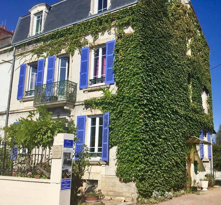 Appartement de vacances pour 4 personnes, avec jardin et vue sur le lac ainsi que vue et bassin pour enfant