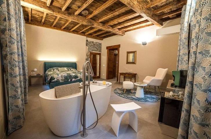 Maison d’hôte pour 2 personnes, avec piscine et sauna, animaux acceptés dans Donnas