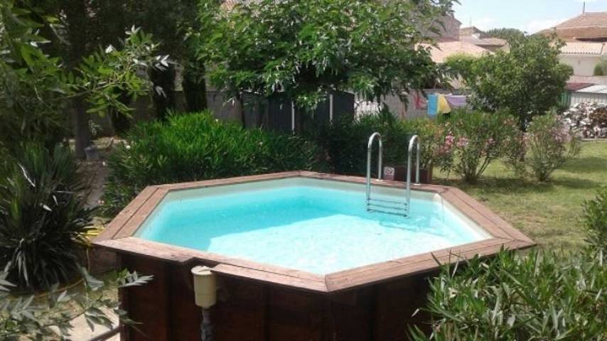 Gîte pour 6 personnes, avec piscine et jardin