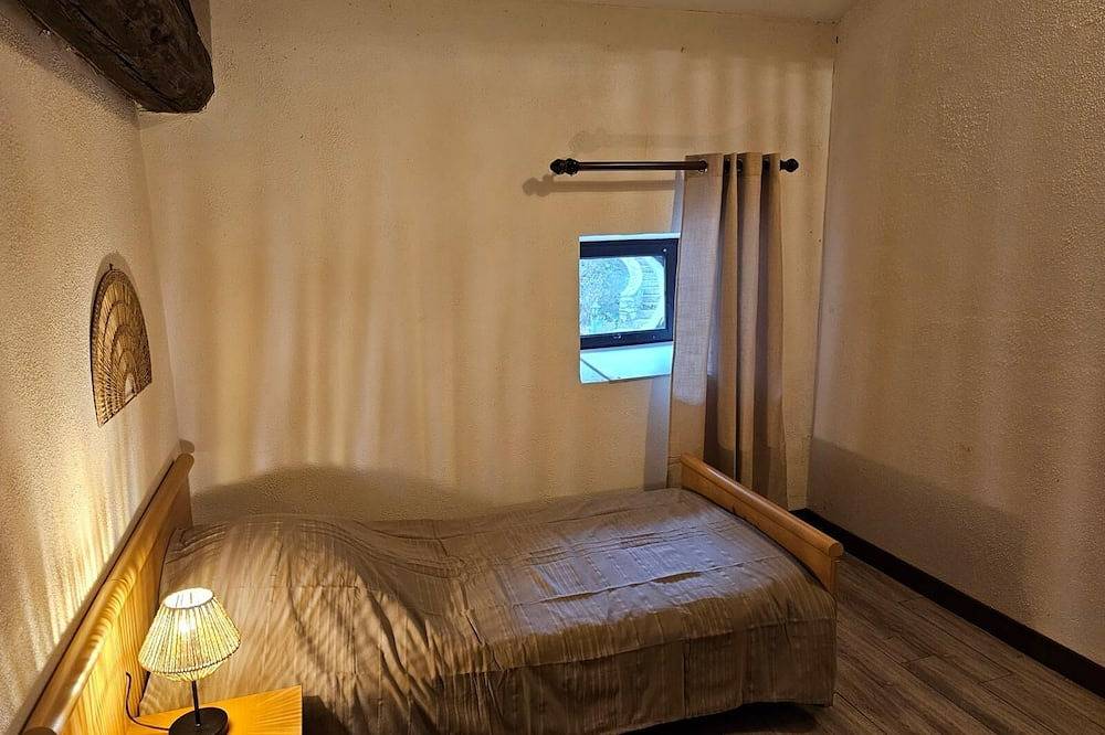 Entire apartment, Domaine de Bagard - Gîte Stevenson 86m² 6/11 pers Terrace in Sauve, Le Vigan region