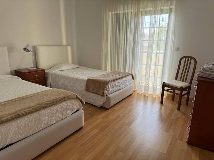 Location de vacances pour 7 personnes, avec jardin et jacuzzi dans Fernão Ferro - 2