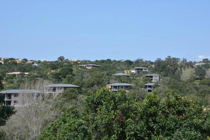 Villa pour 9 personnes, avec vue ainsi que jardin et piscine dans Porticcio